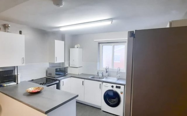 Entired Apartment Near Manchester City Centre, M15