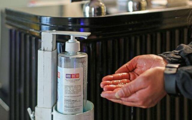 OYO Townhouse 231 Golden Avenue Road