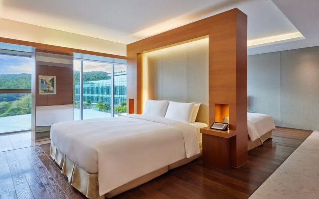 We Hotel Jeju