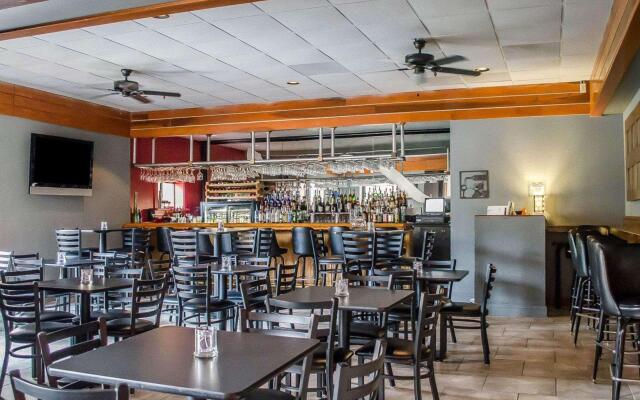 Quality Inn & Suites Pensacola Bayview