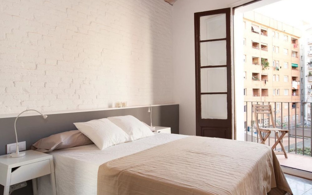 Modernist Flat - Sagrada Familia