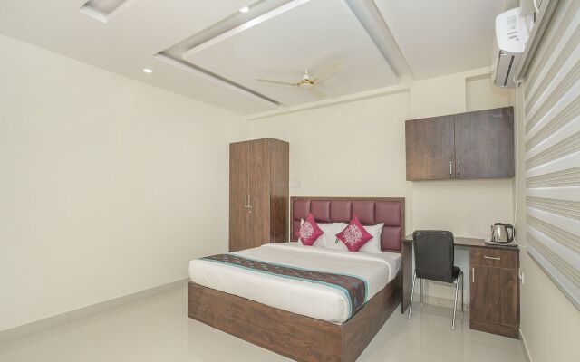 OYO 11387 Hotel Kozy Rooms