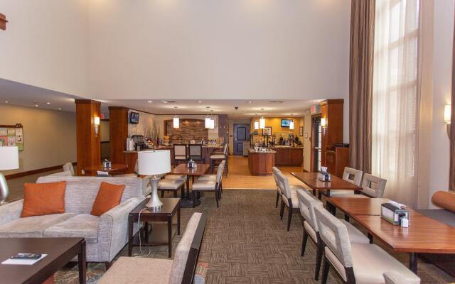 Staybridge Suites Bowling Green by IHG