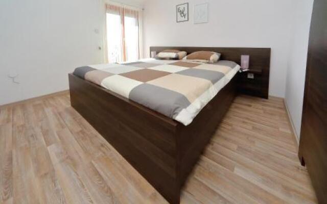 Sara Apartments