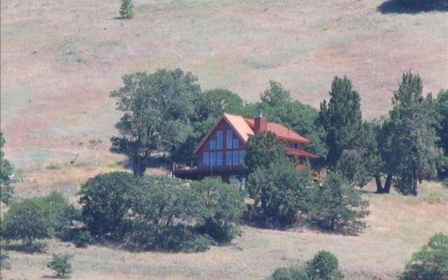 Sunset Chalet - 2600 Sq.ft. Multi-seasonal Retreat