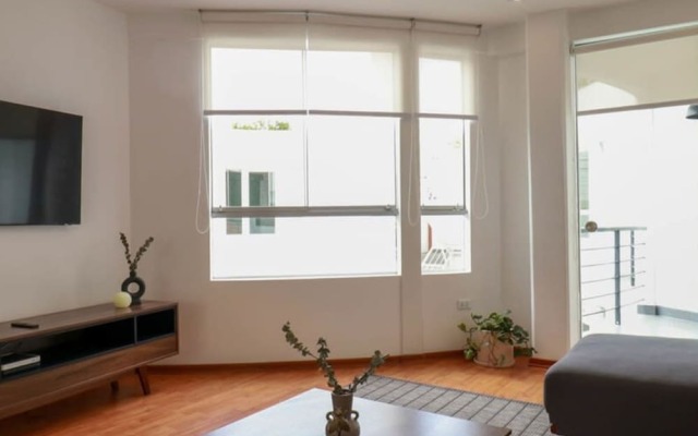 w Perfect 3BR Near Malecon in Barranco