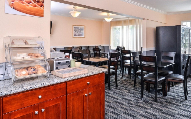 Quality Inn & Suites Okanogan - Omak