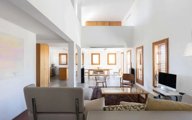 Secret Garden by TLV2RENT