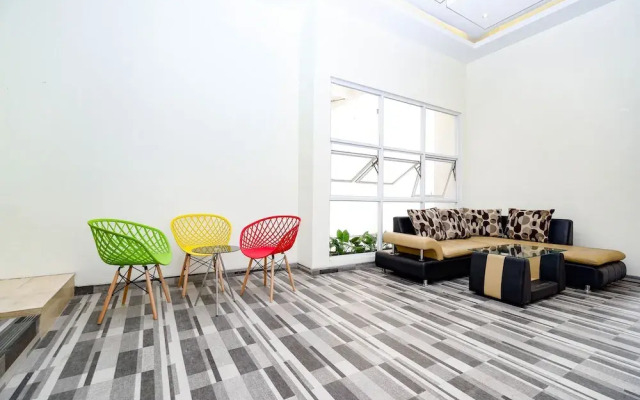 OYO Flagship 2124 Kars Inn Semarang