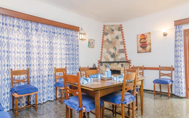 CAN PEDRO ROS - Chalet with terrace in S'ILLOT. Free WiFi