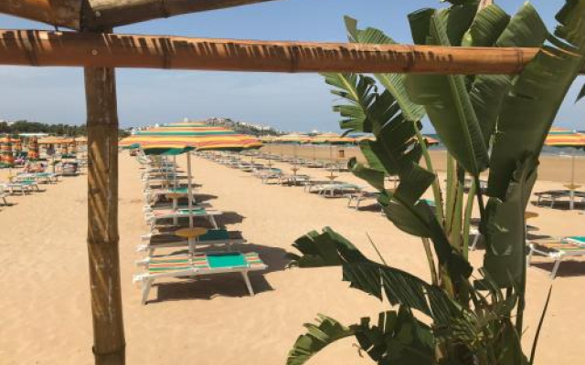Oasi Beach Hotel