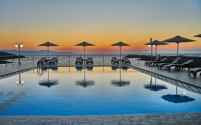 Nanakis Beach Hotel