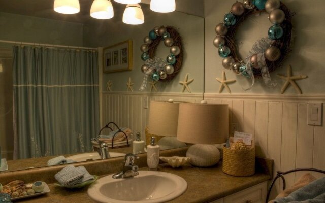 Seasons Above the Bay Guest Suites and B&B