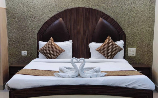 Hotel Holy Basil