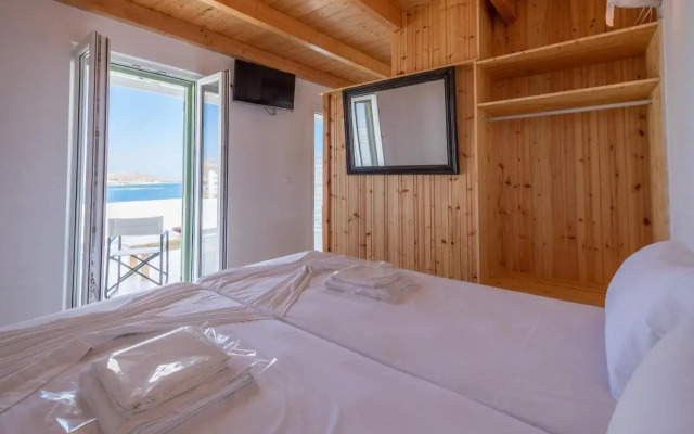 Lorenzo Studios and Suites Paros