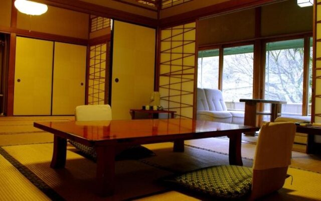 Yugawara Onsen Kamata