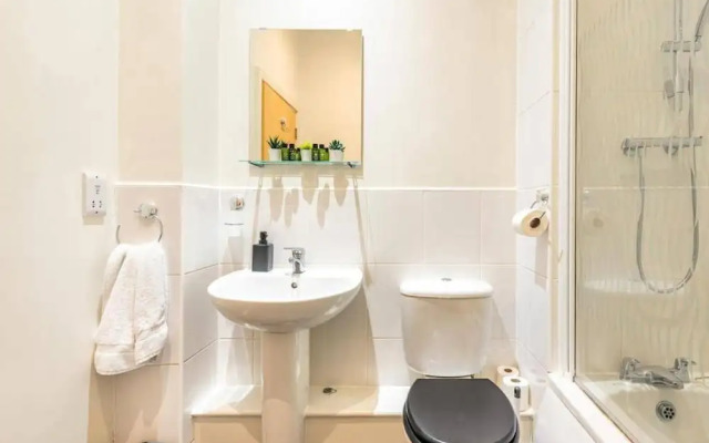 Sheffield Apt-sleeps 4-contractors & Families