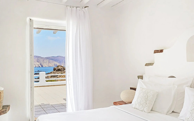 Mykonos Lolita, A Grecotel Resort to Live