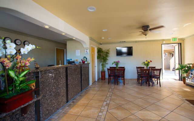 Aloha Inn
