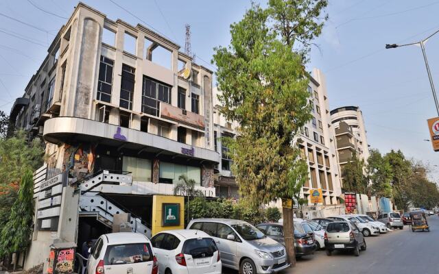 OYO 12229 Hotel Sarvagya
