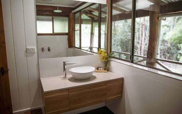 Carawirry Forest Escape