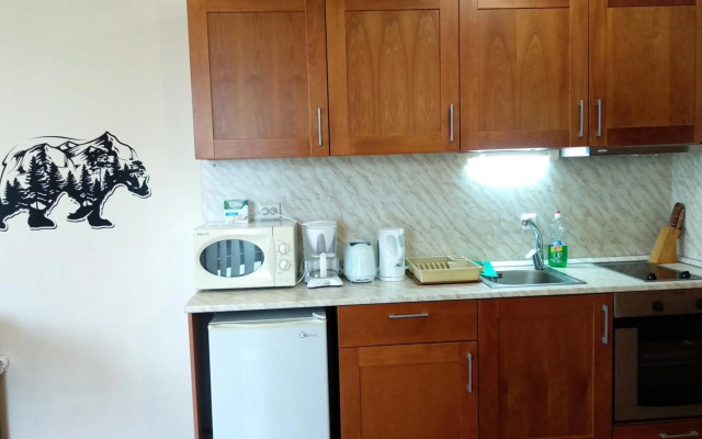 Pine Tree Apartment D34