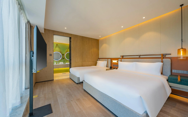 Holiday Inn Zhuhai City Center by IHG