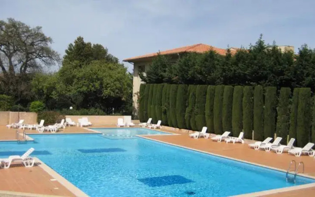 St Tropez Studio