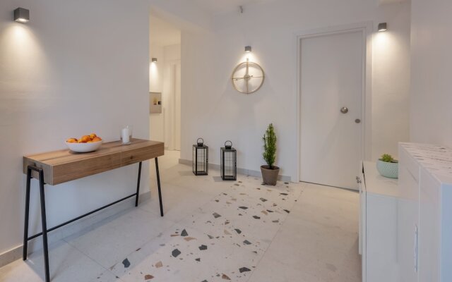 Aiora Suites