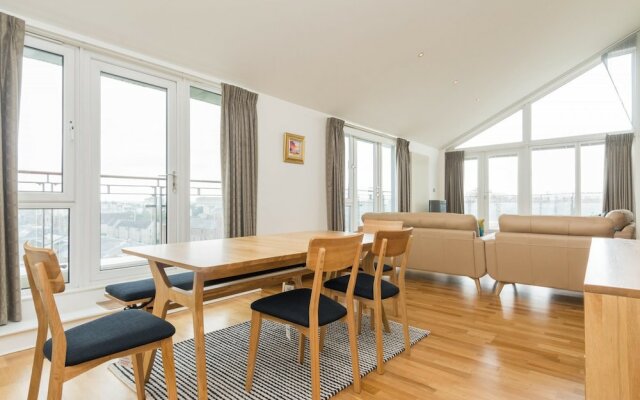 403 Outstanding Penthouse in Vibrant Leith With Secure Parking