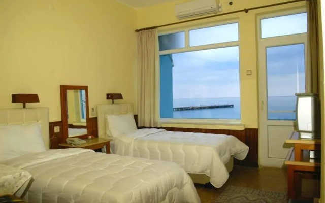 Lades Hotel