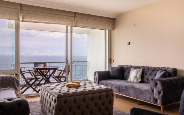 Furnished Stylish Sea View Flat in Izmir Konak