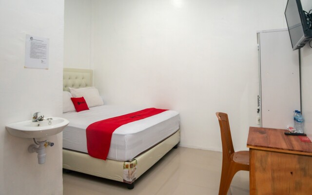 RedDoorz Syariah near Pelabuhan Ulee Lheue Banda Aceh