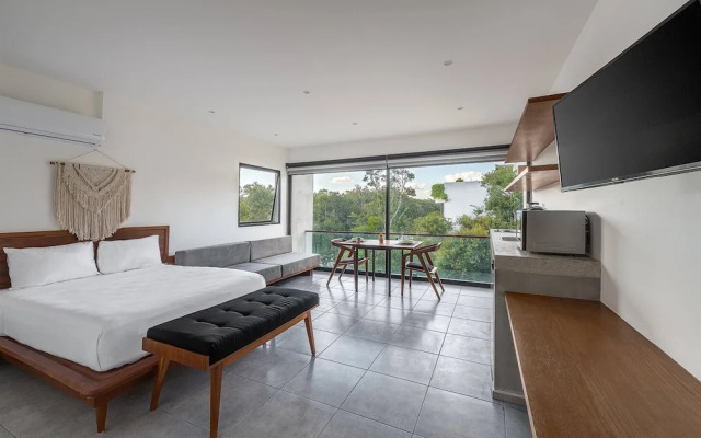 Great Located Spacious Loft W/amazing Rooftop Pool
