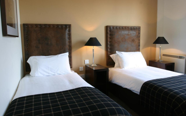 Eight Acres Hotel