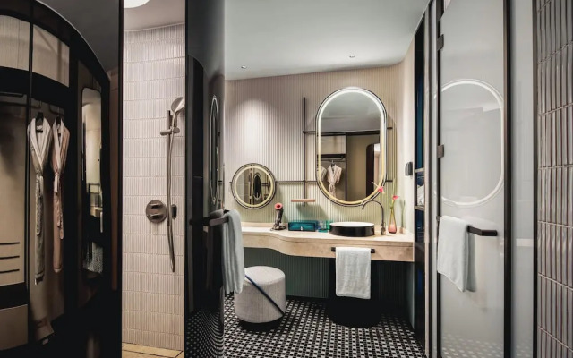 Hotel Indigo Shanghai Harbour City By Ihg