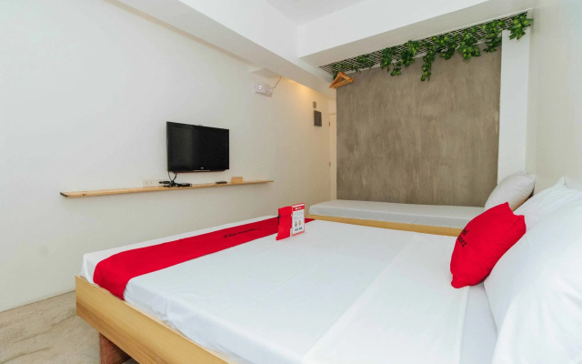 RedDoorz Plus @ Boni Avenue Mandaluyong