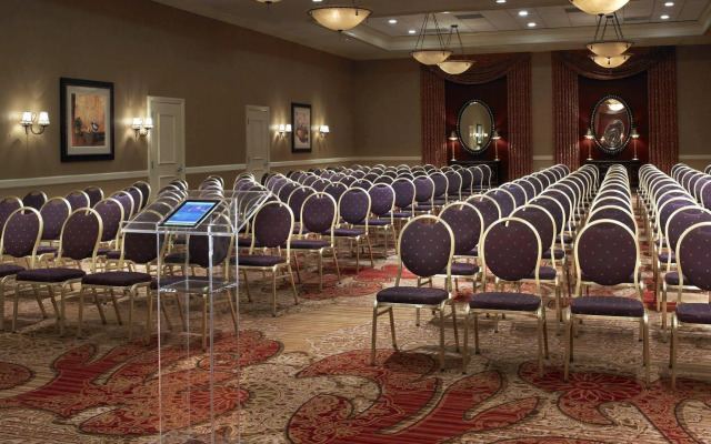 Juniper Hotel Cupertino, Curio Collection by Hilton