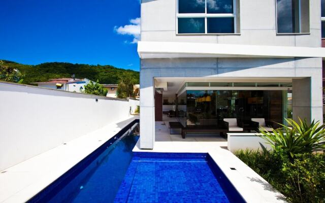 FL002 2 Bedroom Apartment By Senstay