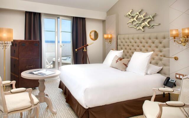 Grand Hotel Des Sablettes Plage, Curio Collection By Hilton