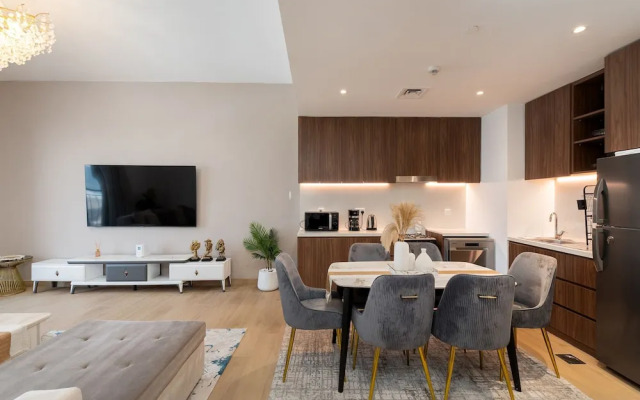 Contemporary La Mer 1BR w Beach Access