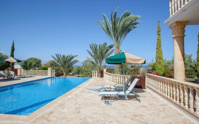 Twin Palms - Exclusive Luxury Villa Near Latchi