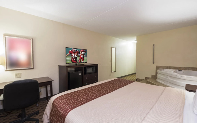 Red Roof Inn & Suites Cincinnati North - Mason