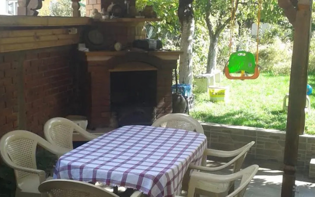 Topuzovi Guest House