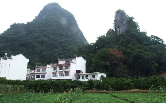 The Yangshuo Moon Resort