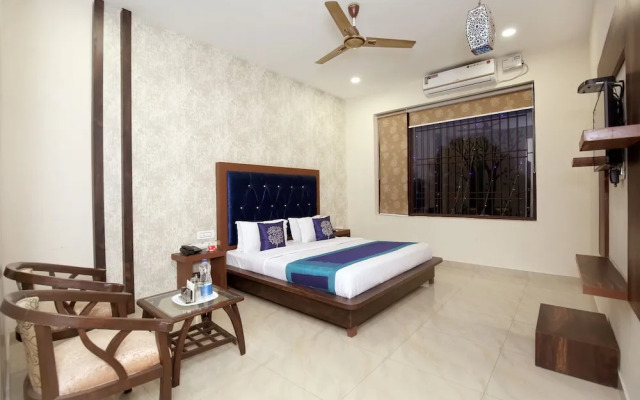 OYO 10070 Hotel Satkar Regency