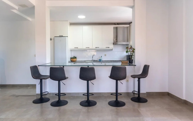 Spacious Apartment With 2 Terraces