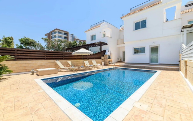 Nireas Seaview Villa