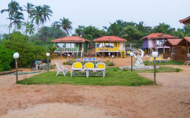 Cisco's Beach Shack and Cottages