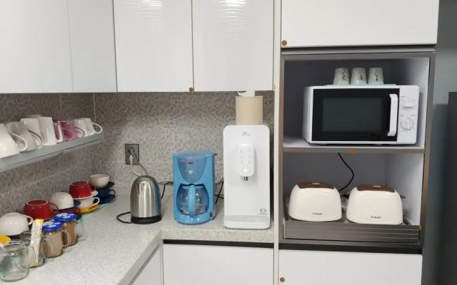 Friends Guest House - woman only